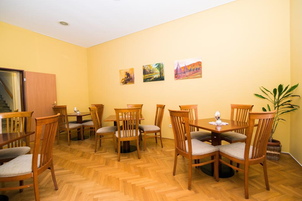 Garni Hotel Vila Ana Rogaška Slatina Exterior foto