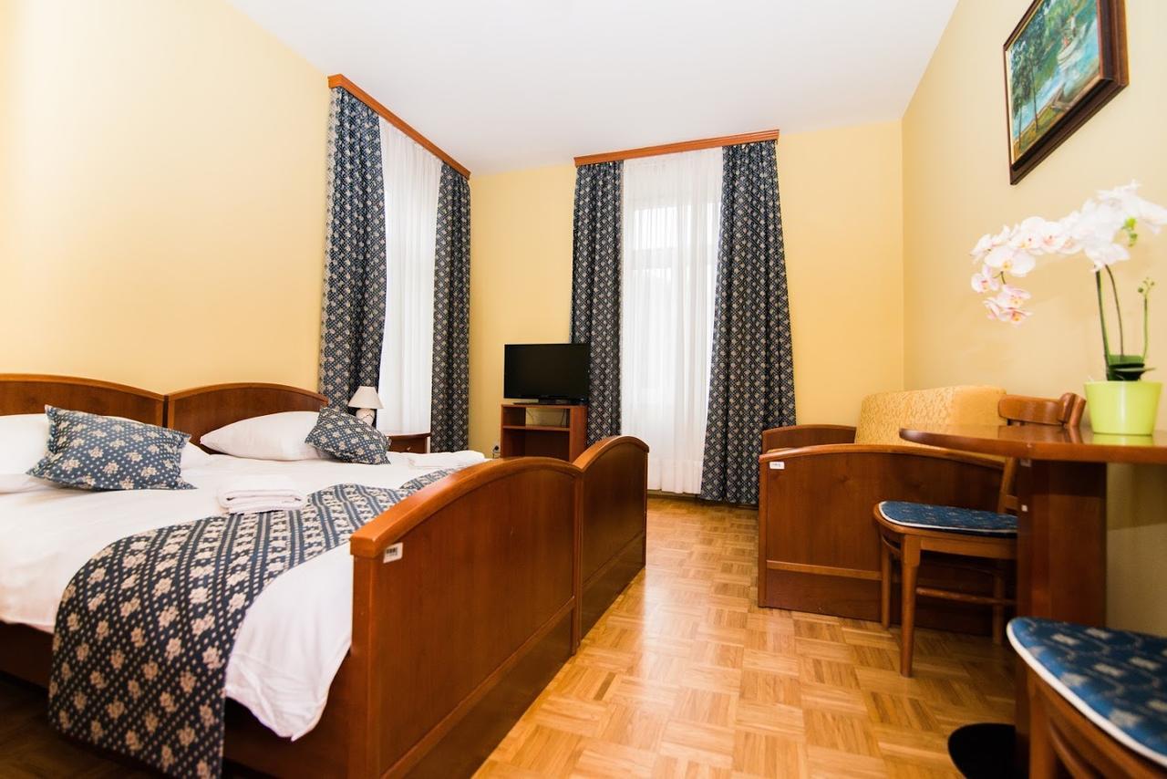 Garni Hotel Vila Ana Rogaška Slatina Exterior foto